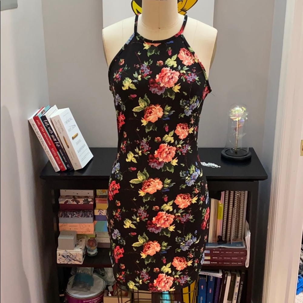💫 Black Floral Halter Mini Dress